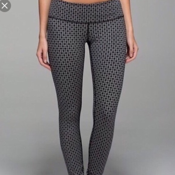 Rare Patterned Lulus - Picture 1 of 4